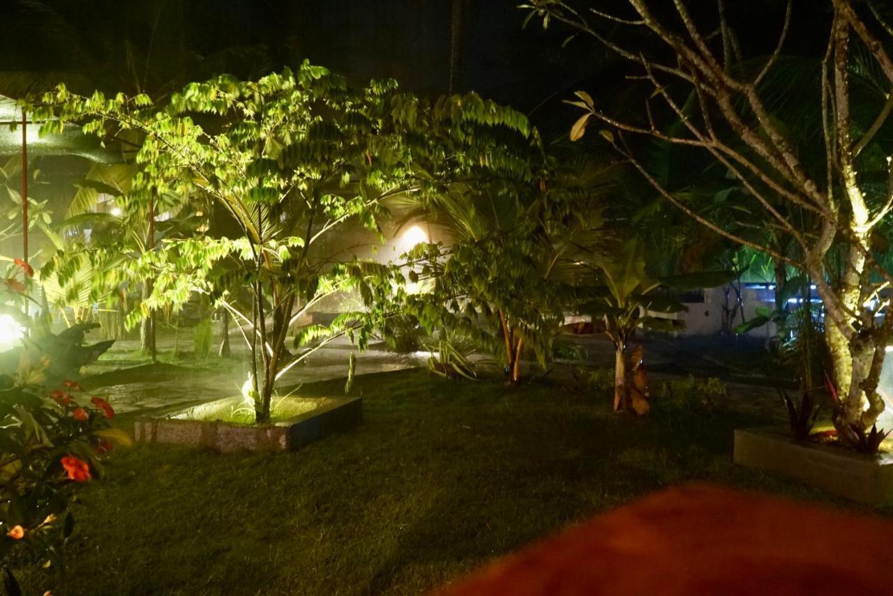 Red Coconut Villa Bentota Buitenkant foto