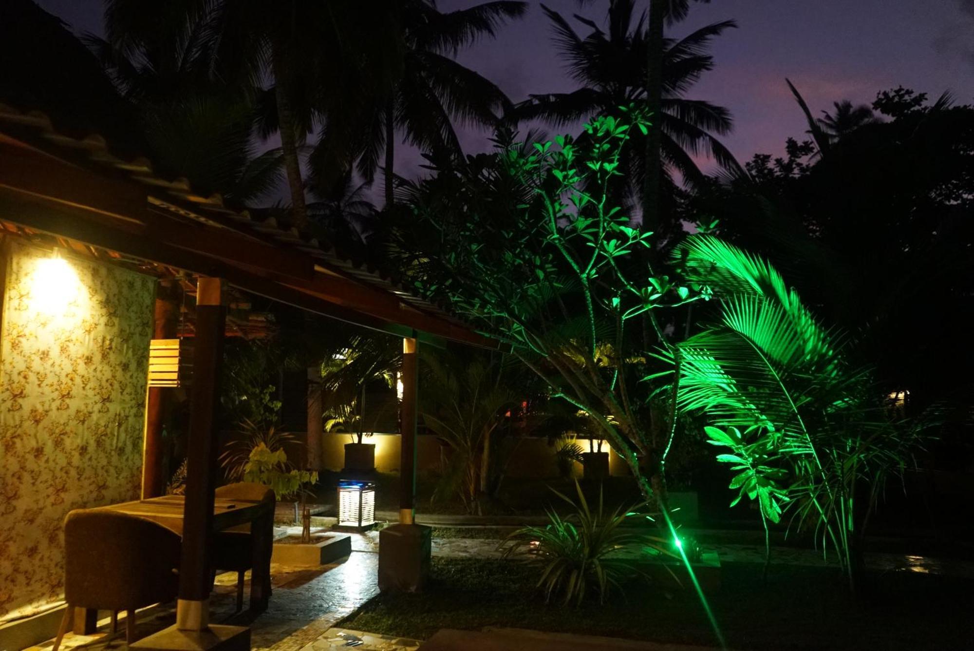 Red Coconut Villa Bentota Buitenkant foto